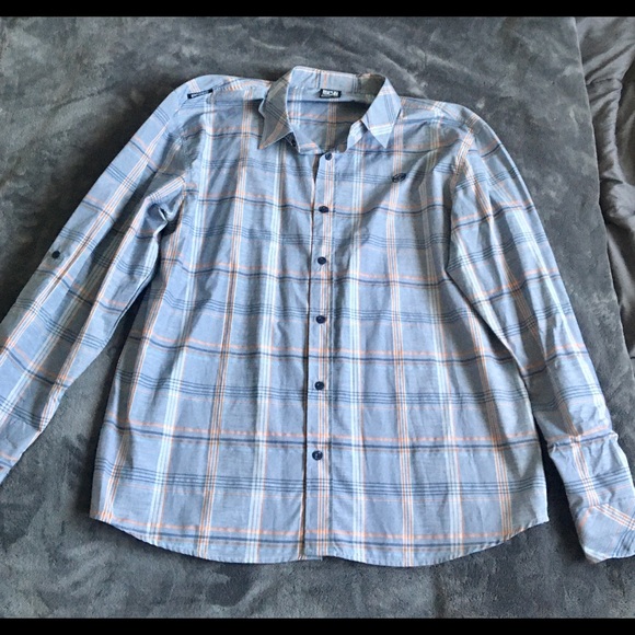 Enyce Men’s plaid button-down top - Picture 2 of 3